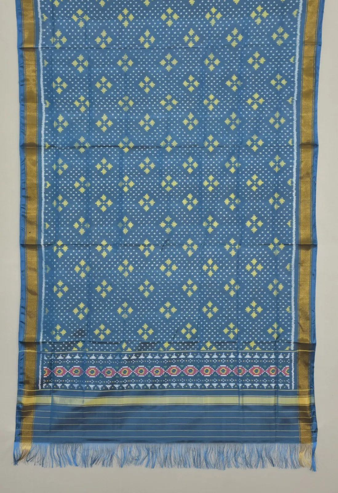 Diamond Butti Classic Patola Dupatta